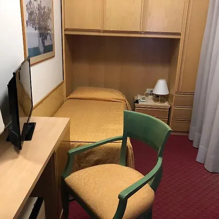 Majestic Hotel 4*