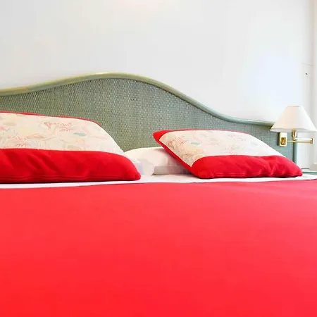 Majestic Hotel 4*