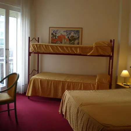 Hotell Majestic 4*