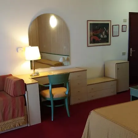 Majestic Hotel 4*